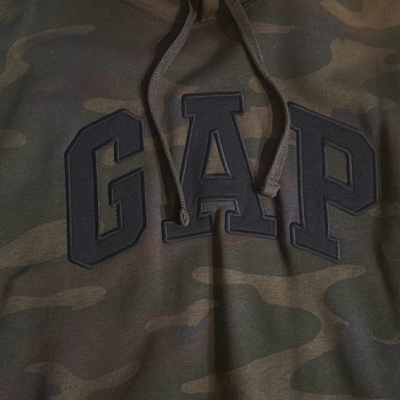 Gap Camo Sweatshirt - Picture 2 of 3